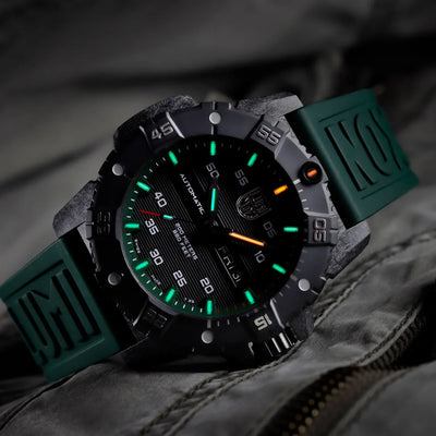 Master Carbon SEAL Automatic XS.3877 Luminox
